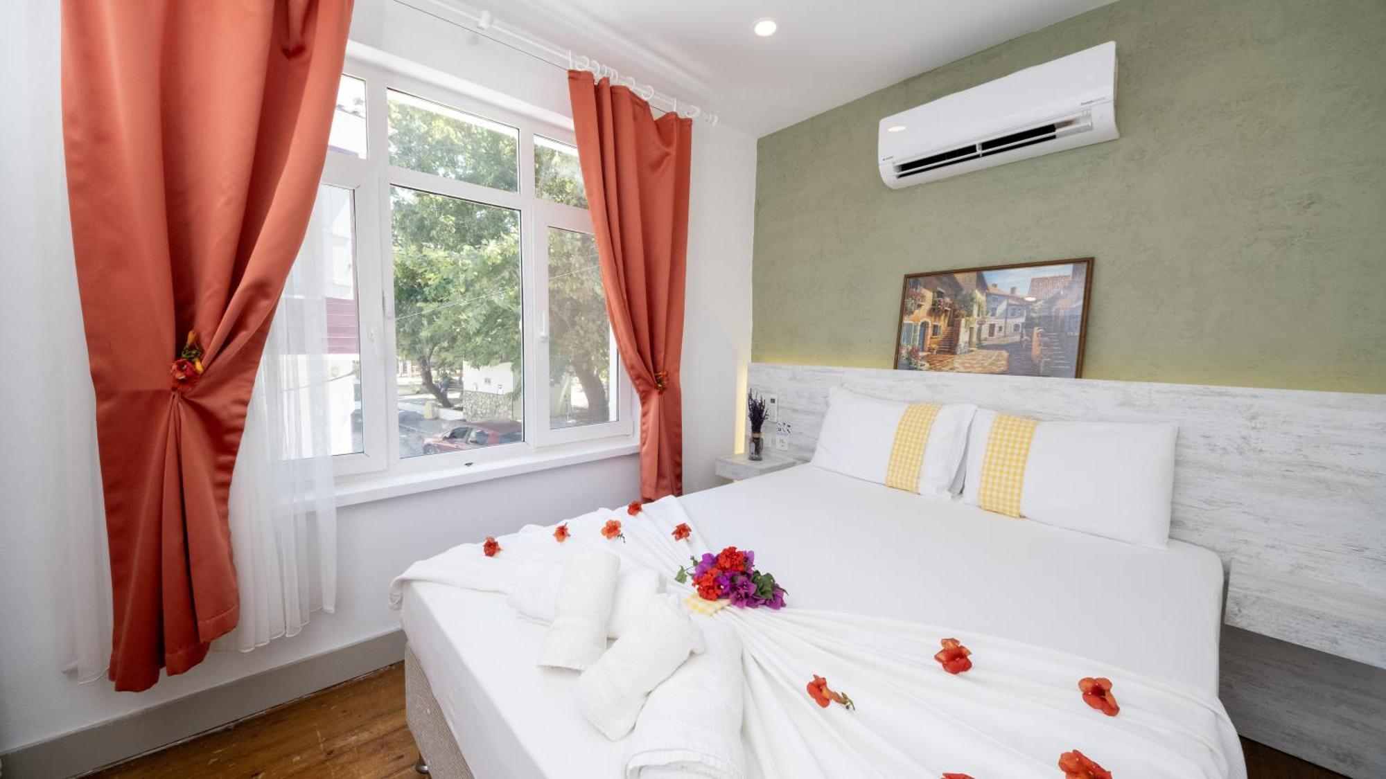 Lime Bozcaada Hotel ภายนอก รูปภาพ