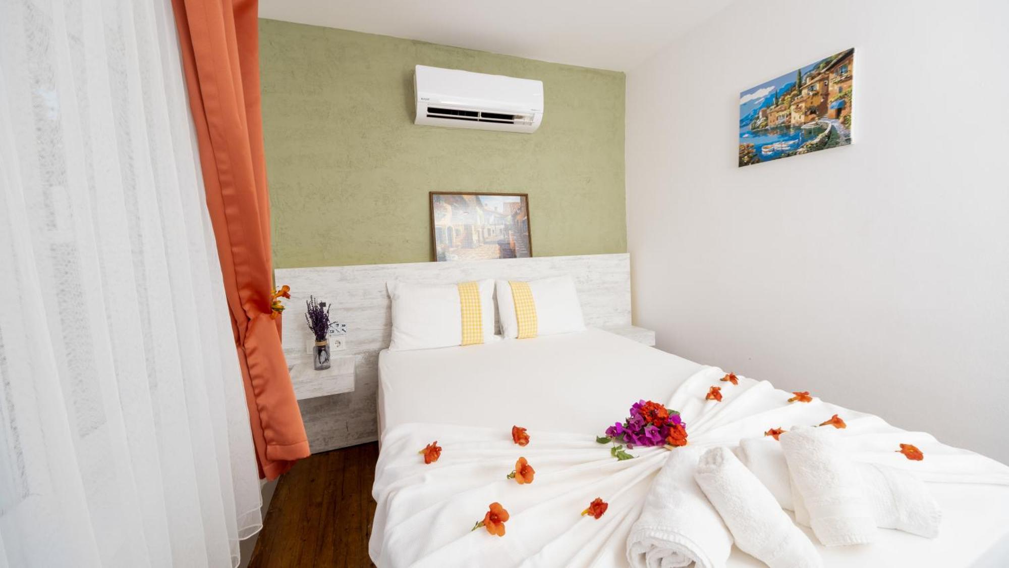 Lime Bozcaada Hotel ภายนอก รูปภาพ
