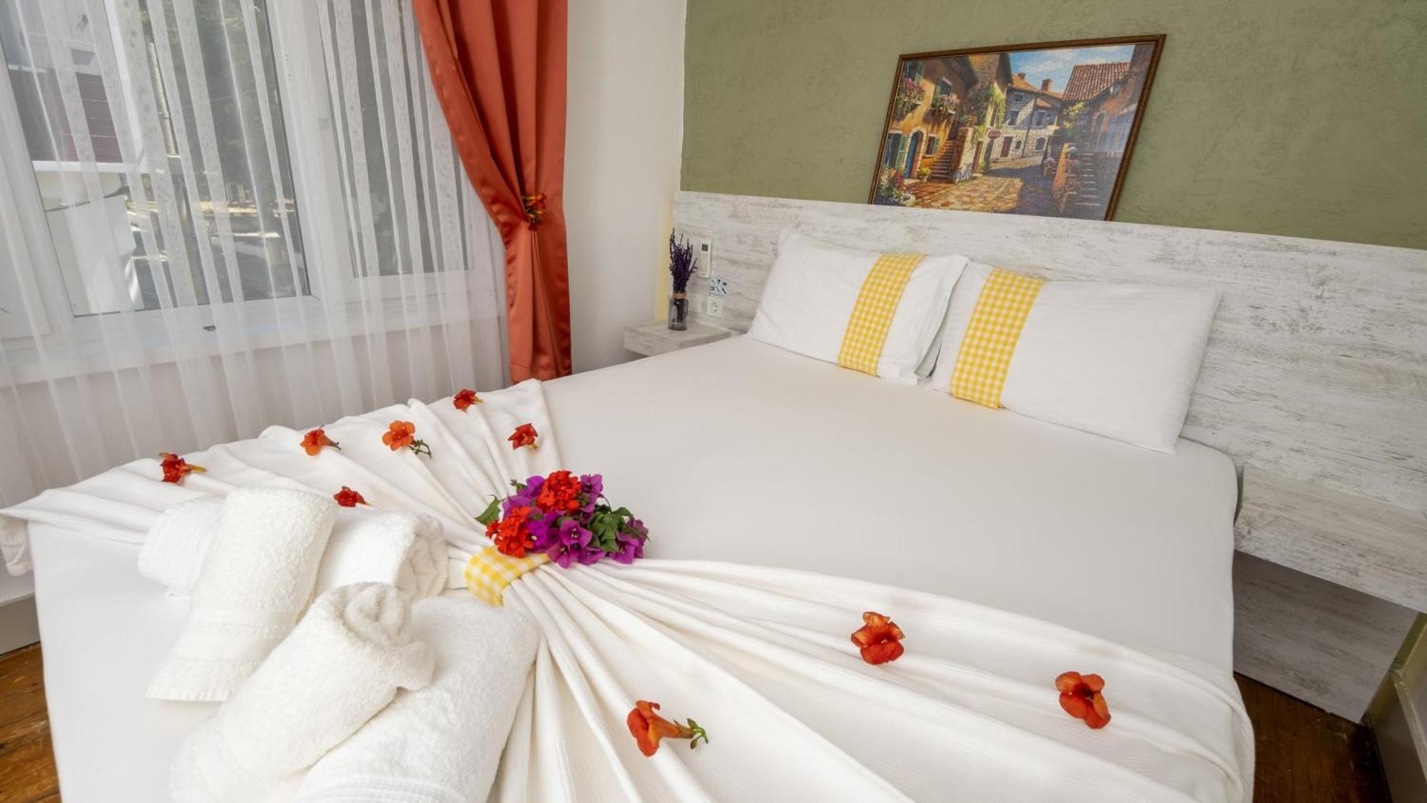 Lime Bozcaada Hotel ภายนอก รูปภาพ